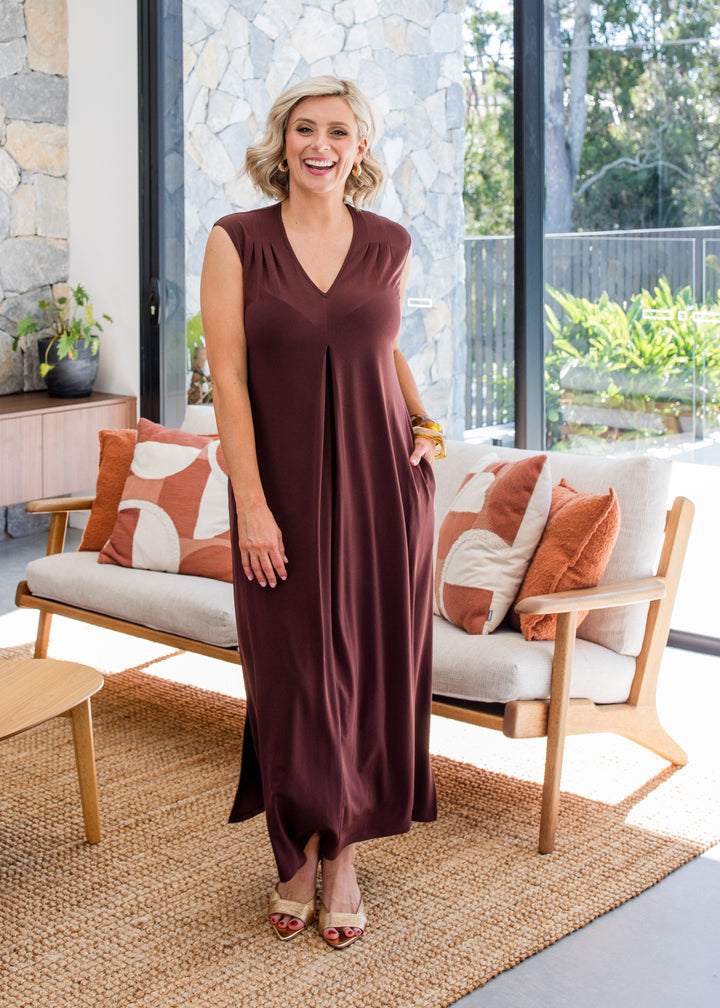 Divine jersey V neck maxi dress in Chocolate