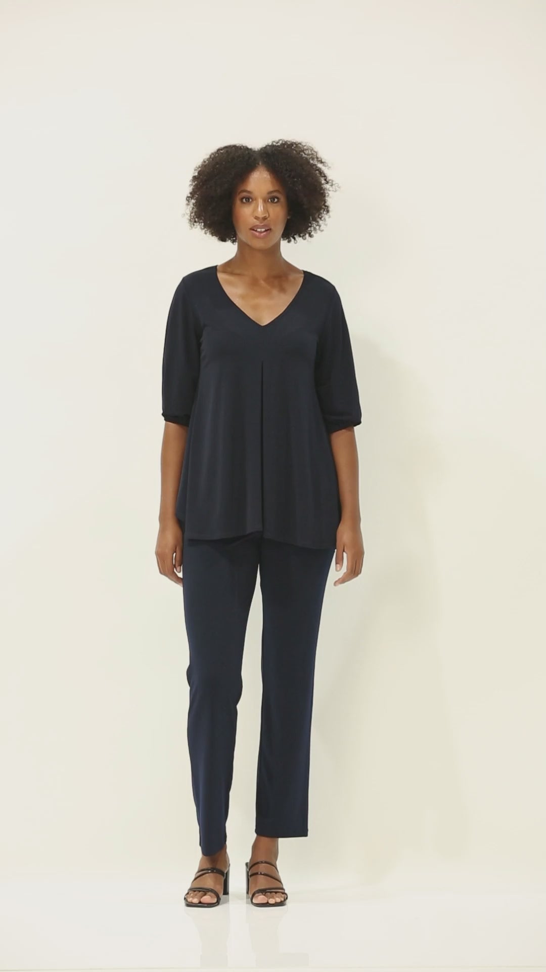 Linear Jersey Women's full-length straight-leg pant in Navy.