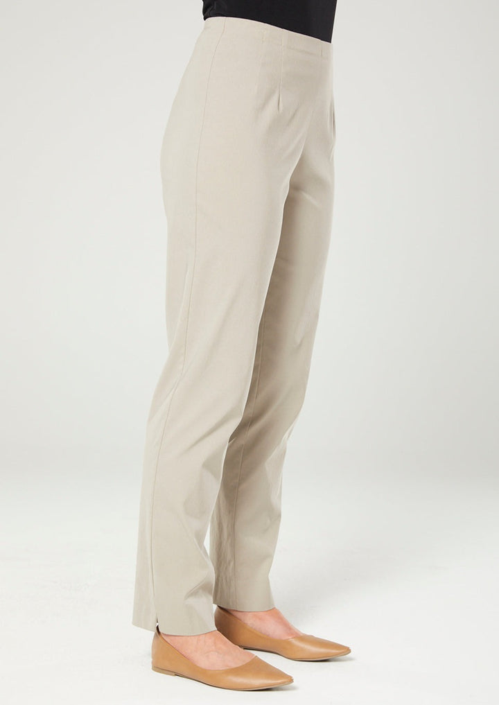 Gem Miracle Bengaline women's full-length straight-cut pants in raffia.