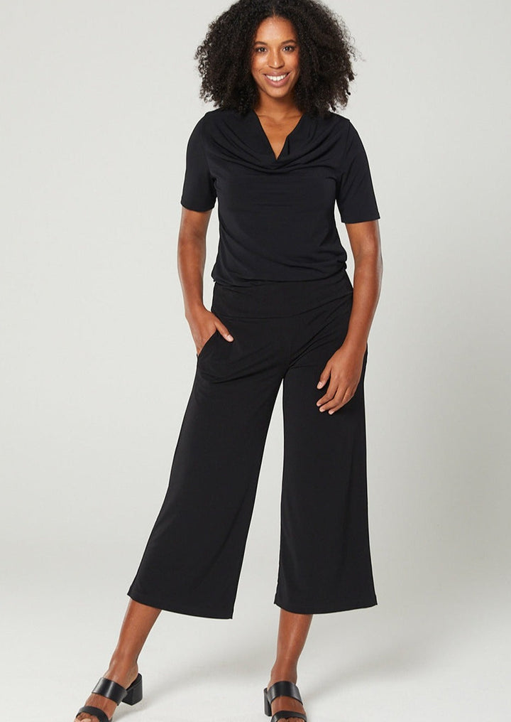 Lundie Jersey Women's 7/8 culotte pants in black.